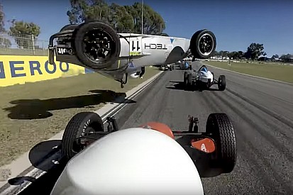 VIDEO: una piloto vuela con su monoplaza