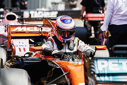 McLaren rompe el parque cerrado y Button saldrá desde el pitlane