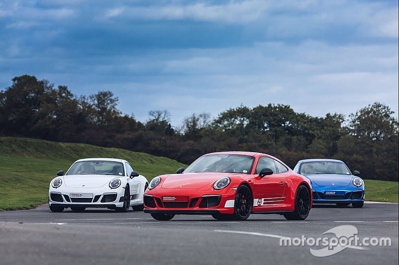 Porsche Inggris tampilkan 911 Carrera 4 GTS British Legends Edition