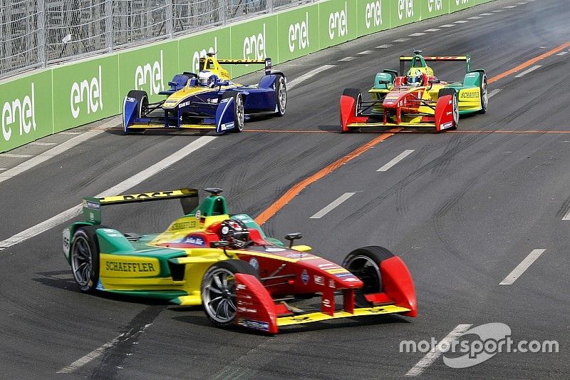 Di Grassi celebrates his 7th podium of the season