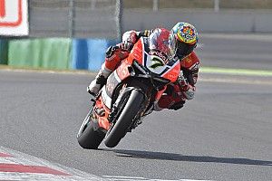 Magny-Cours WSBK: Davies passes Rea and Sykes to double up