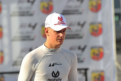 Mick Schumacher egy 8. hellyel mutatkozott be az F3-ban!