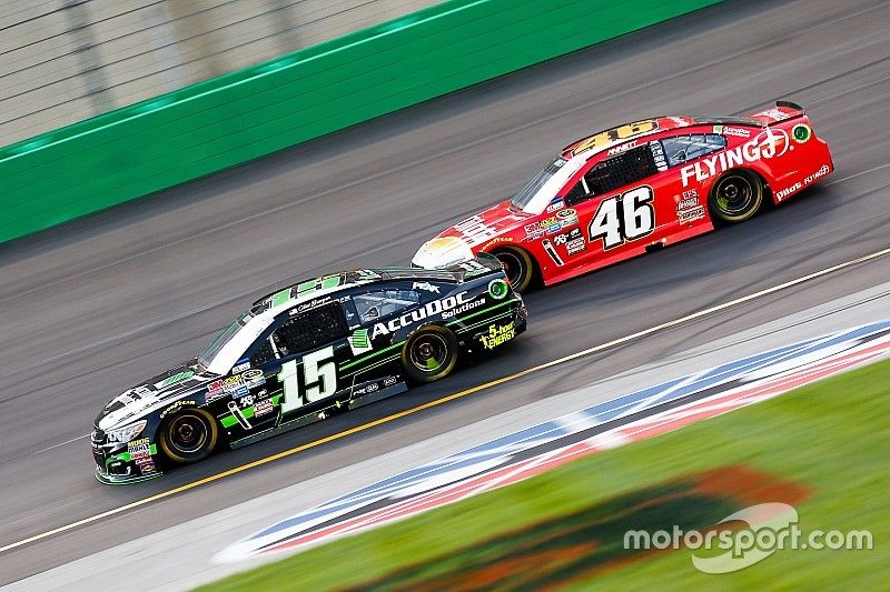 Clint Bowyer, HScott Motorsports Chevrolet, Michael Annett, HScott Motorsports Chevrolet