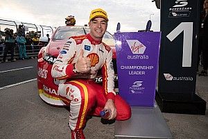 Phillip Island Supercars: McLaughlin runs down Whincup in Race 1