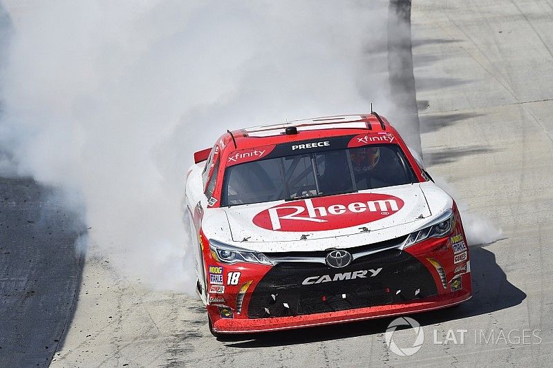 Ganador de la carrera Ryan Preece, Joe Gibbs Racing Toyota