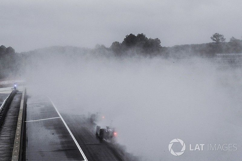 Гонку IndyCar в Бирмингеме остановили и перенесли на понедельник
