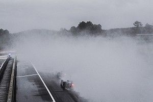 Гонку IndyCar в Бирмингеме остановили и перенесли на понедельник