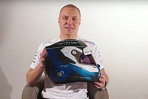 Mercedes: Bottas svela il casco 2018 dalla livrea opaca 