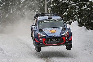 Svezia, PS11: squillo di Neuville. Mikkelsen passa Paddon e torna terzo