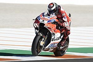 Lorenzo lidera sexta-feira em Valência; Márquez cai