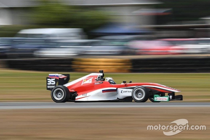 Шварцман одержал первую победу в Toyota Racing Series