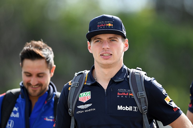 Verstappen eredményekkel és apró figyelmességekkel fejezi ki háláját a csapatnak