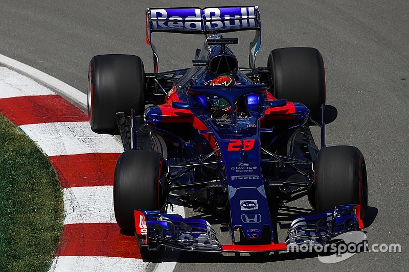 Hartley zit niet bij de pakken neer: “Heb wat ijzers in het vuur”