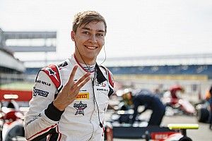 Russell toma su tercera pole consecutiva