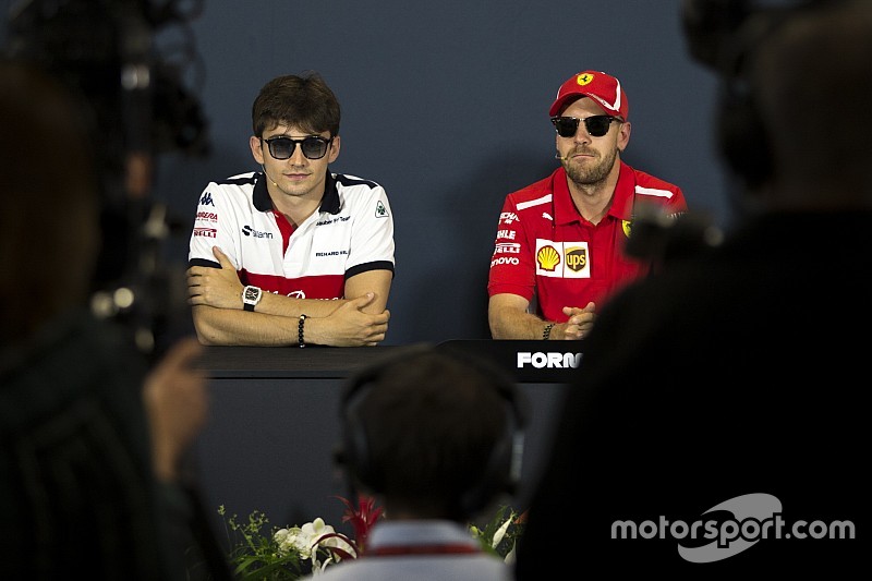Villeneuve: Vettel, gelmesi halinde Leclerc'i canlı canlı "yemeye" çalışabilir