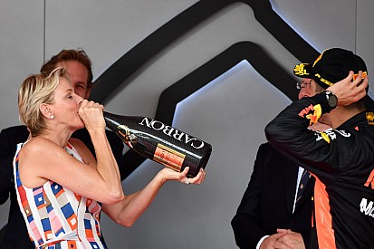 Ricciardo még a hercegnével is pezsgőt itatott Monacóban