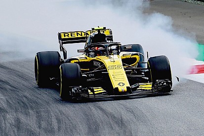 Sainz says blistering made Renault car "undriveable"