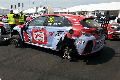 Tarquini bacchetta Shedden: "Ho sbattuto ad oltre 200km/h, poteva andare ben peggio"