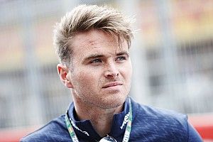 Rowland reemplaza a Albon en el último día de pruebas en Valencia