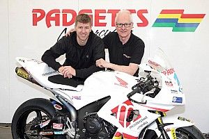 Hutchinson al TT sulla moto di Bruce Anstey