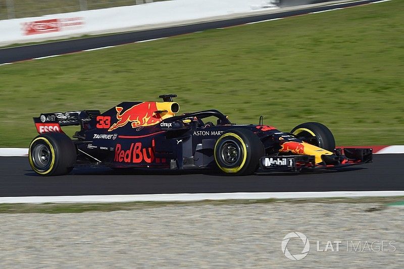 Red Bull comete un "error estratégico" con el combustible, dice Wolff
