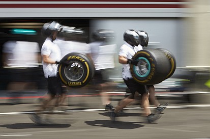 Gumiválasztás a Brit Nagydíjra: Mercedes, Ferrari, Red Bull…
