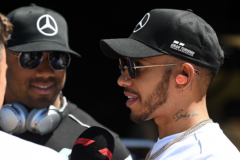Hamilton enthousiast over zelfkritiek binnen Mercedes