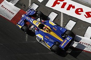 Rossi vence en Long Beach