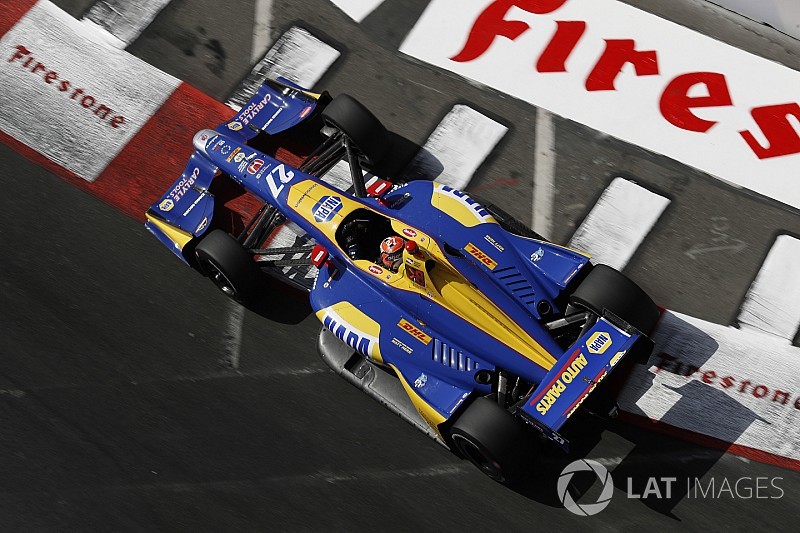 Rossi vence en Long Beach