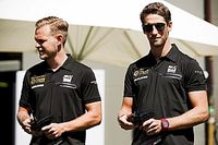 Steiner “no ha olvidado” el choque de sus pilotos en Silverstone