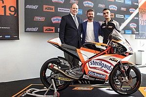Max Biaggi pronto al debutto in Moto3 con il suo team: ecco la KTM per Aron Canet