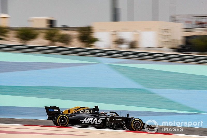 Grosjean manda en el test de Bahrein marcado por la lluvia