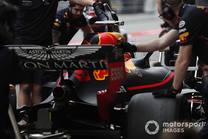 A Red Bull a Ferrarival küzdene meg a bajnoki címért: a Mercedes egyelőre mögöttük