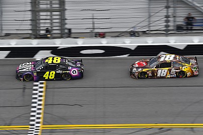 Jimmie Johnson apologizes after turning Kyle Busch in Duel race