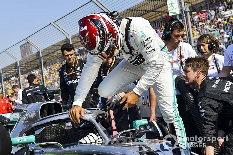 Hamilton Will Smith fiával pózolt az ausztrál rajtrácson