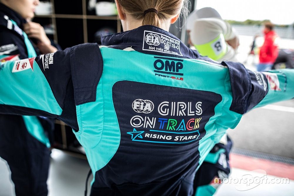 FIA Girls on Track – Rising Stars ferma per una positività