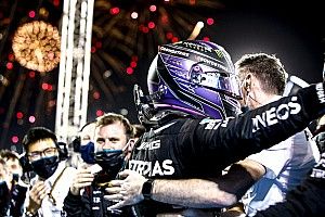 Internationale media: Spektakelstuk dankzij Hamilton en Verstappen