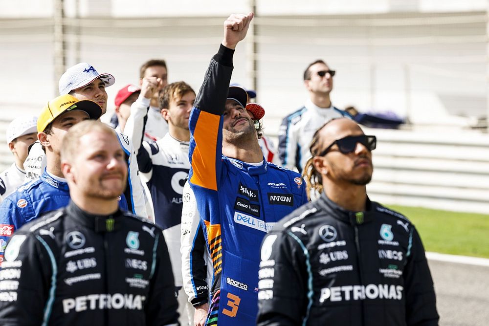 Daniel Ricciardo, McLaren thumbs up