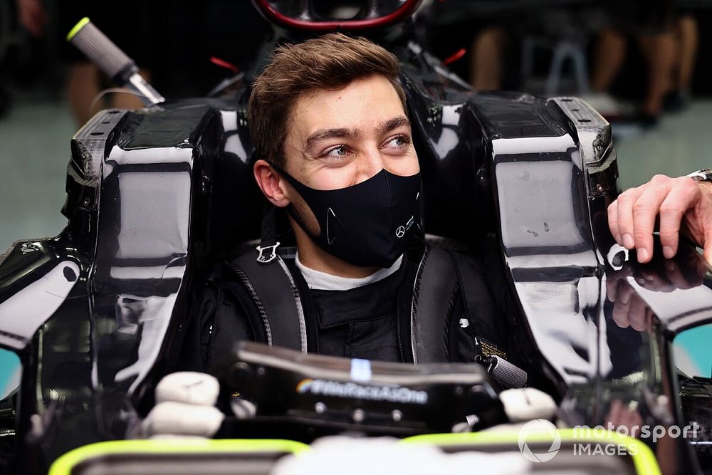 Расселл наденет на гонку ботинки на размер меньше. Иначе в Mercedes не влезть