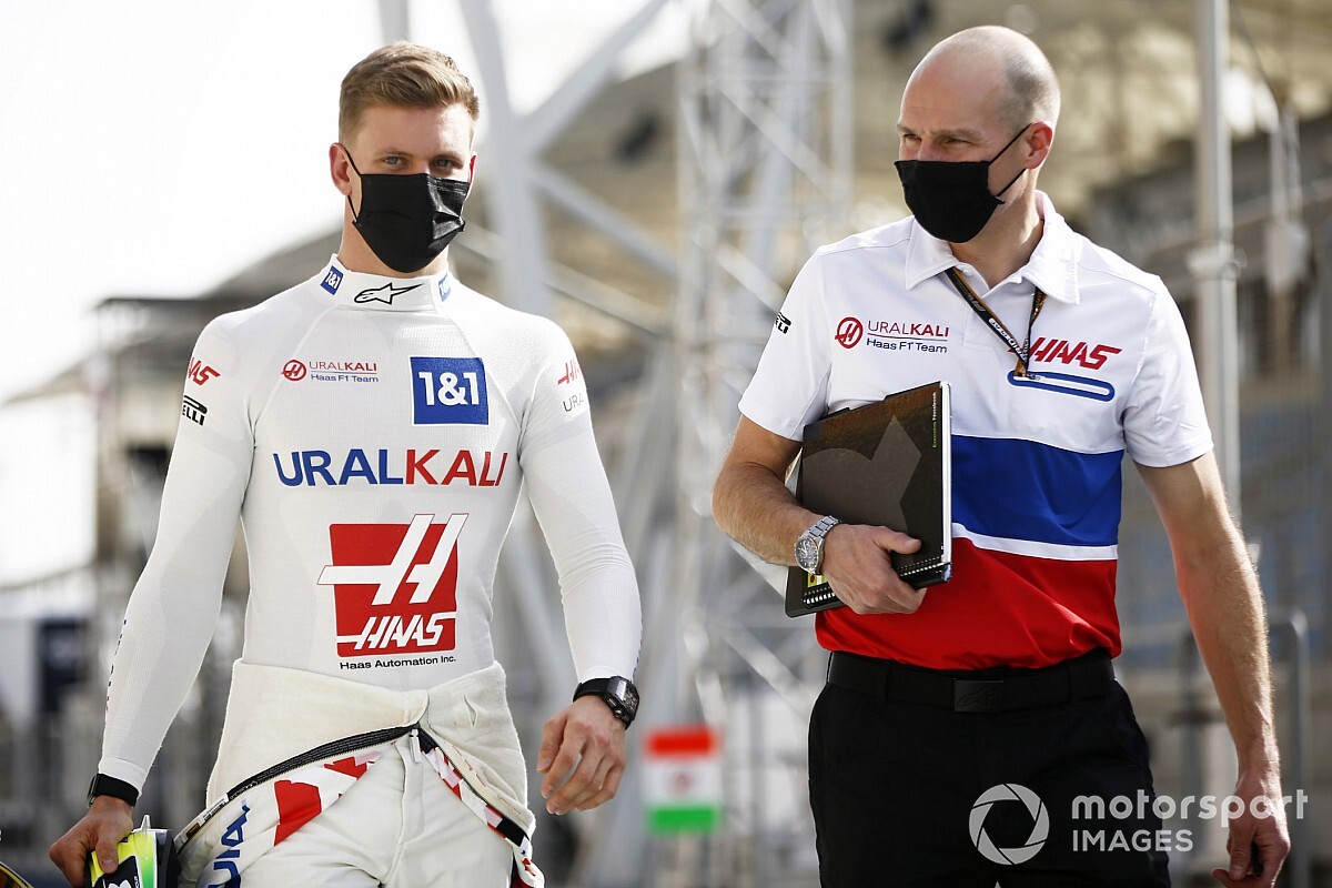 Schumacher: É “divertido” pensar que vou correr contra alguns rivais do meu pai na F1