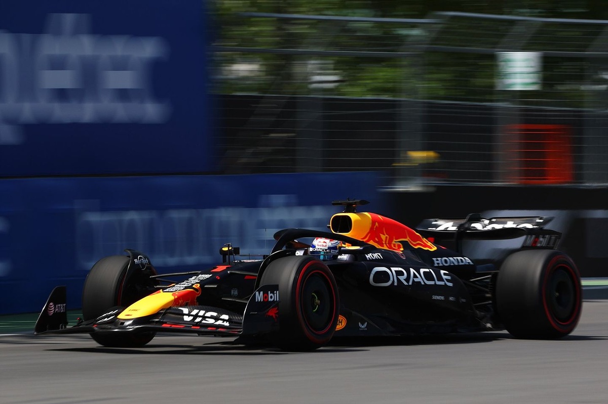 F1 レッドブル レーストラック アンブレラ 傘 フェルスタッペン 袋付き F1 レッドブル レーストラック アンブレラ 傘 フェルスタッペン