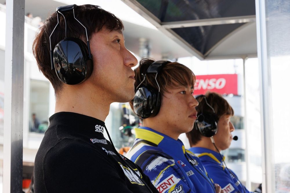 明石商業　2021年　グラコン 限定展開】PIGMENT DYE BACK PRINT SHIRT｜CONVERSE TOKYO