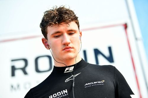 Ap&oacute;s sa&iacute;da da McLaren, Dunne se aproxima de acordo com Red Bull visando vaga na F1, diz BBC