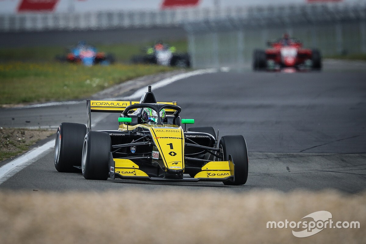 Collet é 6º na corrida 1 e busca recuperação neste domingo largando da 1ª fila