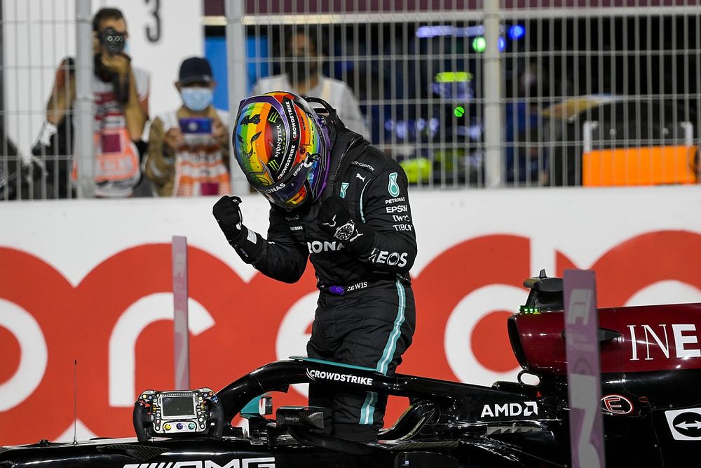 Katar GP: Hamilton sekiz yarış aradan sonra ilk kez pole pozisyonunda!
