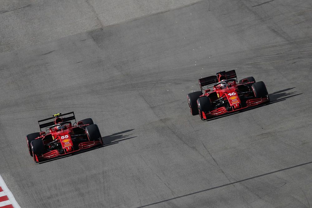 Charles Leclerc, Ferrari SF21, Carlos Sainz Jr., Ferrari SF21