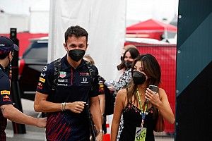 Red Bull, Tsunoda'nın gelişimi için Albon'u "mentor" olarak olarak kullanıyor