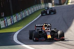 Az egykori F1-es: Verstappen feleslegesen védekezett az 1-es kanyarban