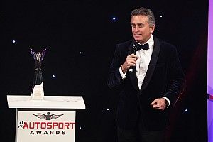 Alejandro&nbsp;Agag gana el premio al Pionero y a la Innovaci&oacute;n 2021 Autosport