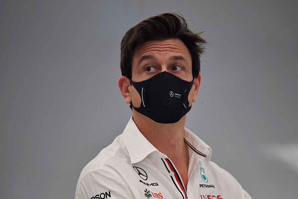 Wolff zit niet te wachten op 'rommelige situatie' in Abu Dhabi